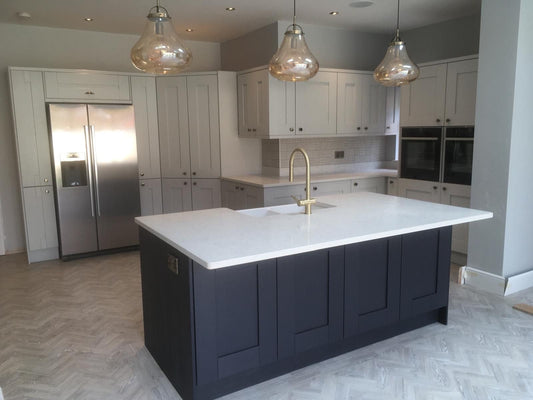 Two-Tone Shaker Kitchen in Indigo Blue & Light Grey – A Perfect Balance of Classic & Modern
